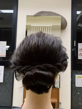 ヘアアレンジ 理美容室モテナ所属・カトリ プージャのヘアスタイル