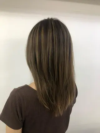 セミロング 髪質改善ayame 横山諒のヘアスタイル