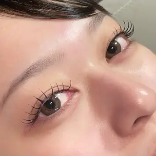 マツエク・マツパ alu所属・マキノ キョウカのヘアスタイル