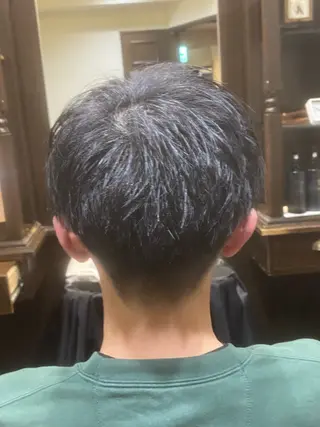 ショート ヒロ銀座バーバーショップ東京駅丸の内店所属・對馬 虎太郎のヘアスタイル