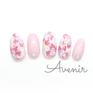 ネイル マツエク・マツパ Avenir 表参道 nail＆eye予約のネイルデザイン