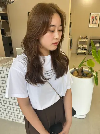 セミロング カラー ヘアアレンジ umu.［韓国ヘア /レイヤーカット］のヘアスタイル