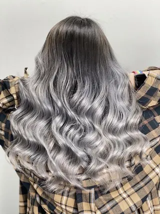 ロング カラー ネイル パーマ マツエク・マツパ ヘアアレンジ メンズ キッズ ブリーチ特化型✂️ ハイトーンカラー👨のヘアスタイル