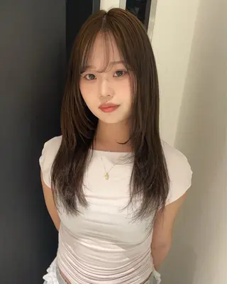 カラー ayaka. 梅田ハイトーン🥣のヘアスタイル