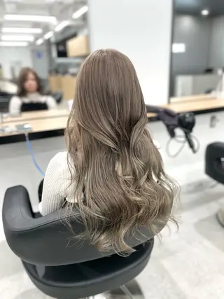 ロング 💍大人デザイン /ハイトーン♡リクトのヘアスタイル