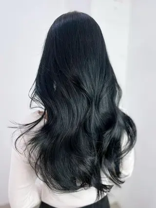 カラー セミロング ITbyALBUM 八王子店のヘアスタイル