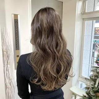 ロング やじま ひろこのヘアスタイル