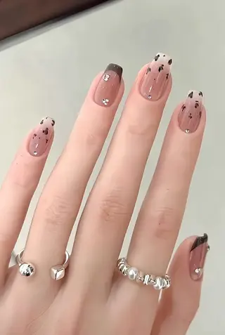 ネイル 高木 維麗絲のネイルデザイン