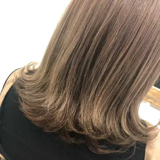 ミディアム カラー hisano / ハイトーン・透明感のヘアスタイル
