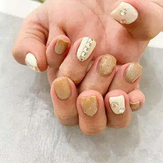 ネイル ゴテゴテ💙ワンホン リオナのネイルデザイン