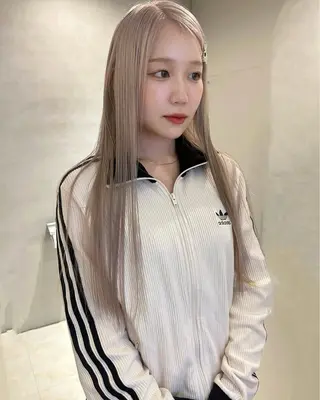 ロング PELE 梅田 ANNEX 大阪梅田茶屋町店 ダブルカラー/ブリーチ/ハイトーン【ペレ】所属・梅田/ハイトーン/ Juriのヘアスタイル