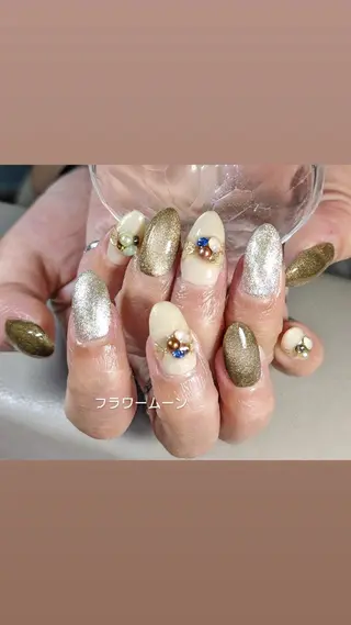 ネイル フラワー ムーンのネイルデザイン