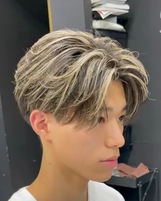 カラー メンズ Pia Yakuin所属・岩佐 柚太のヘアスタイル