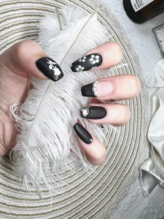 ネイル Romine アイラッシュ&ネイルのマツエク・マツパデザイン