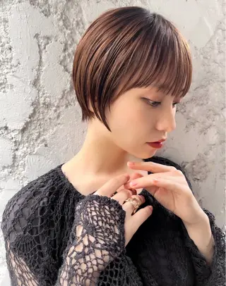ショート カラー 玉川 京のヘアスタイル
