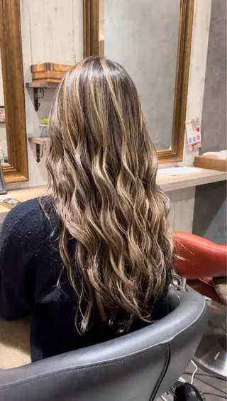 ロング カラー 渡部 翔  髪質改善カラーのヘアスタイル