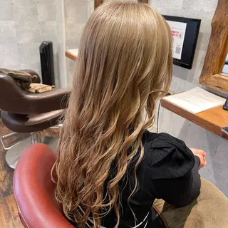 ロング カラー 渡部 翔  髪質改善カラーのヘアスタイル
