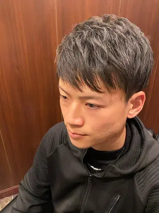 メンズ プレミアムバーバーヒロ銀座所属・成田 知佳のヘアスタイル