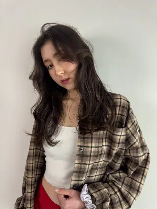 ロング カラー 菊地 柚乃のヘアスタイル