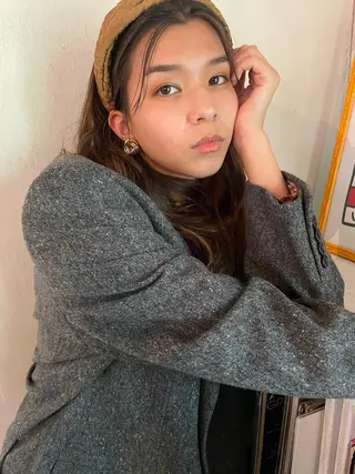 ロング カラー 🩰オリーブ/ ベージュ松本咲花🩰のヘアスタイル