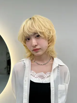 ミディアム SOL.所属・ハイトーンカラー/デ ザインカラー中川竜斗のヘアスタイル