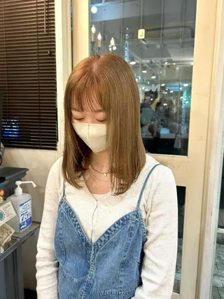 カラー moeka 表参道のヘアスタイル