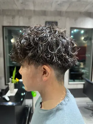パーマ メンズ 高橋嵐 プラスイズムヴェレンのヘアスタイル
