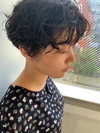 パーマ nuu所属・💜ショート💜 ウルフ、ボブ二色亜美のヘアスタイル