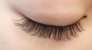 マツエク・マツパ 頭痛肩こりで悩むおとな女性専門ボディケアサロンねこもみ所属・札幌 頭痛肩こり解消 セラピストkaoriのエステ・リラクイメージ