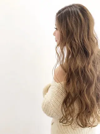 ロング カラー パーマ ヘアアレンジ ひな 🕯️🤎のヘアスタイル