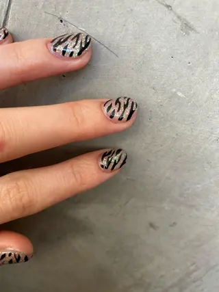 セミロング カラー ヘアアレンジ ネイル viewstokyo所属・mana 暖色カラーカットのヘアスタイル