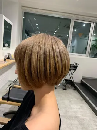 ショート ヨシミ カズヤのヘアスタイル