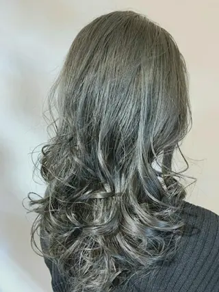 ロング カラー 【大宮】デザイナー Anne 諳 アンのヘアスタイル