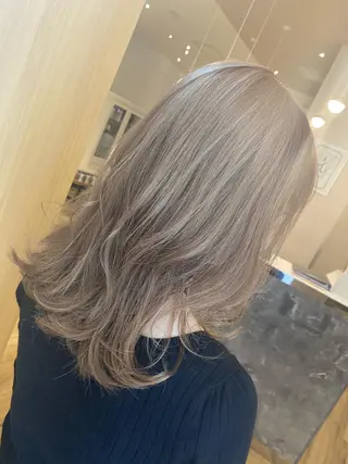 セミロング カラー AVANCE京橋所属・ハイトーンヘア/ 島崎　タクミのヘアスタイル