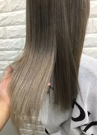 ロング カラー 🤍透明感カラー🤍 Moeのヘアスタイル