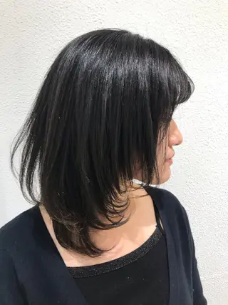 ミディアム カラー ウエモト タク ショート/レイヤーのヘアスタイル