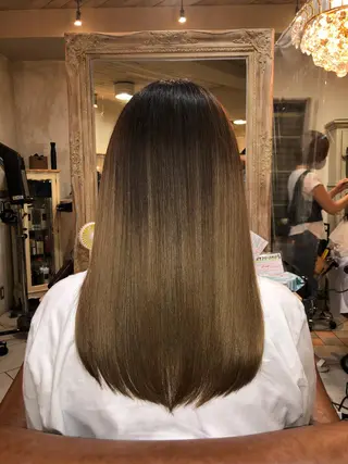 ロング 前平 友慈のヘアスタイル