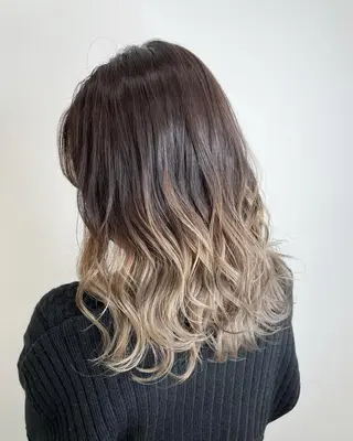 ミディアム LINOET  nagoya所属・手島 カミラのヘアスタイル