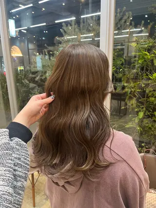 ロング カラー 相田 佳乃のヘアスタイル