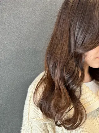 ロング カラー ワタナベ テルマサのヘアスタイル