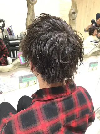 ショート パーマ メンズ 松吉 純平のヘアスタイル