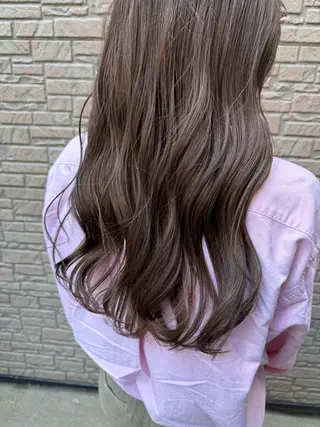 ロング カラー ワタナベ テルマサのヘアスタイル