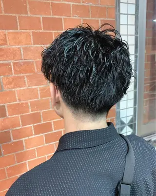 ミディアム パーマ HIRO GINZA新橋店所属・山内 敢史のヘアスタイル