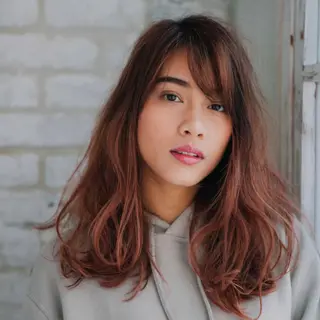 セミロング カラー パーマ 遊佐 瑞紀のヘアスタイル