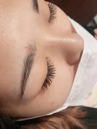 マツエク・マツパ TotalBeautysalonCURE所属・CURE 朱梨のマツエク・マツパデザイン