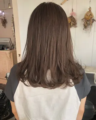 ミディアム カラー Mariana雛/ 西大分/ハイライトのヘアスタイル