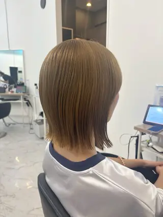 ミディアム カラー 八巻媛香/ ﾚﾃﾞｨｰｽｶｯﾄのヘアスタイル