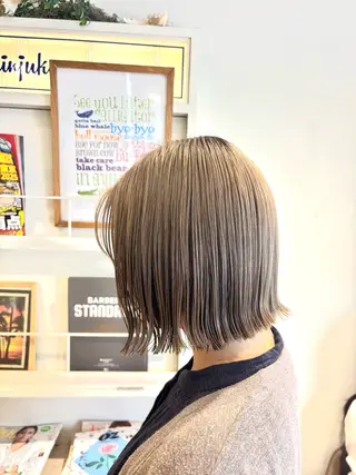 ミディアム 新宿　副店長 新井彩斗のヘアスタイル