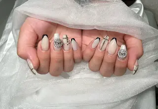 ネイル Roi〈ロワ〉 Minakoのネイルデザイン