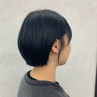 ショート カラー 佐藤 杏奈のヘアスタイル